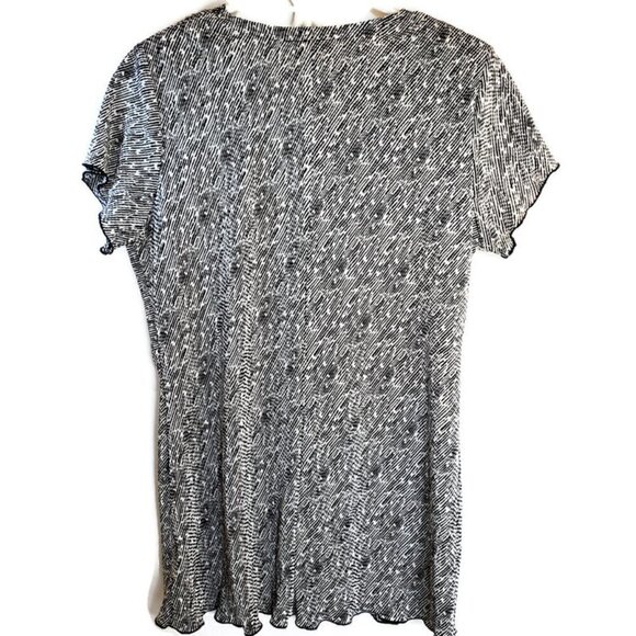 TRADITION Black white Casual Striped Boho Women's Top Blouse. Size Medium - Picture 9 of 9